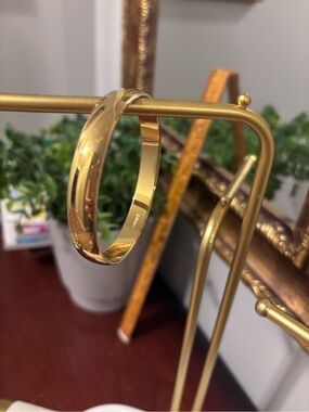 Monet Gold Women's Bangle Bracelet